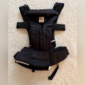 Ergobaby Omni Breeze